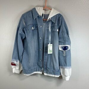Stylish Blue Denim Jacket with White Accents
L
NWT